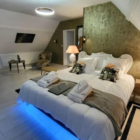 Raffaella Bed and Breakfast Les Albres