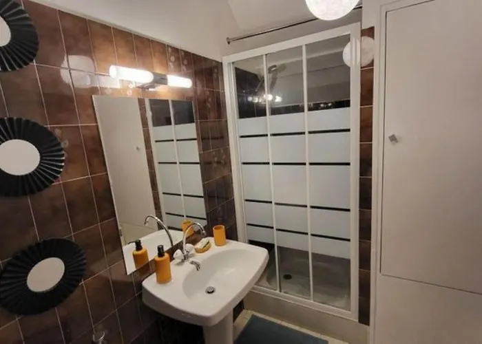 ベッド・アンド・ブレックファスト Raffaella Les Albres